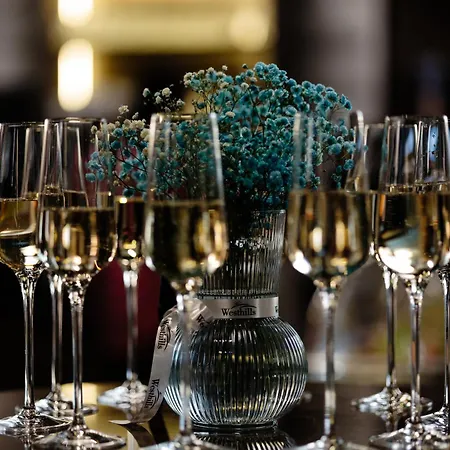 Westhills Town & Bukoveľ