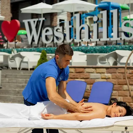 Westhills Town & 5*