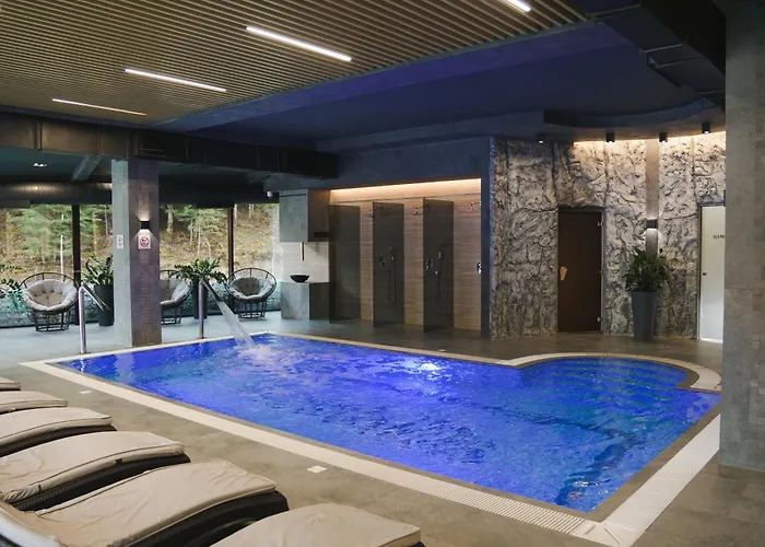 Westhills Town & 5*