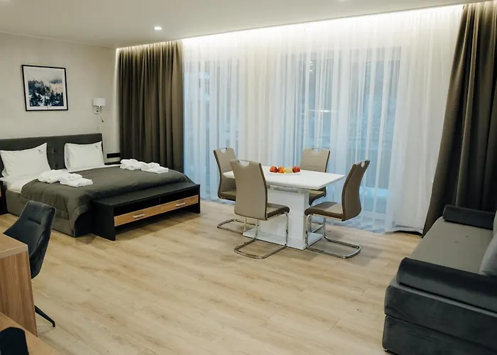 אתר נופש Westhills Town & 5*