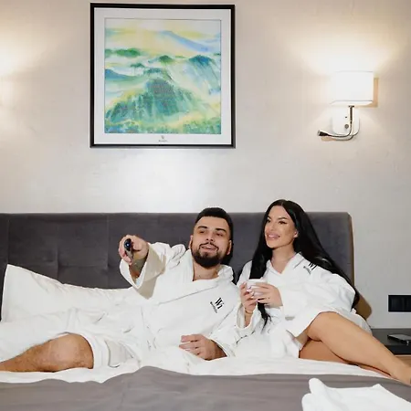 Westhills Town & منتجع 5*