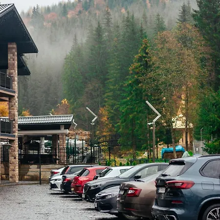 منتجع Westhills Town & 5*